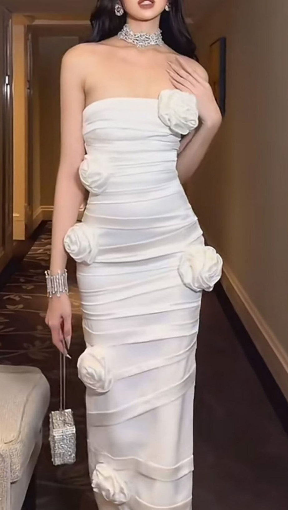 WHITE STRAPLESS FLOWER MIDI DRESS