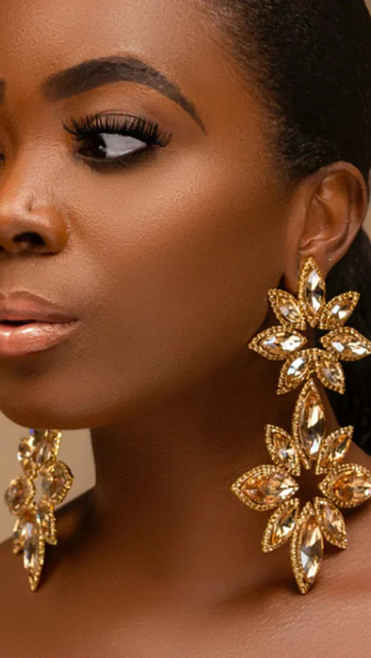 Brittanie Flower Rhinestones Earrings