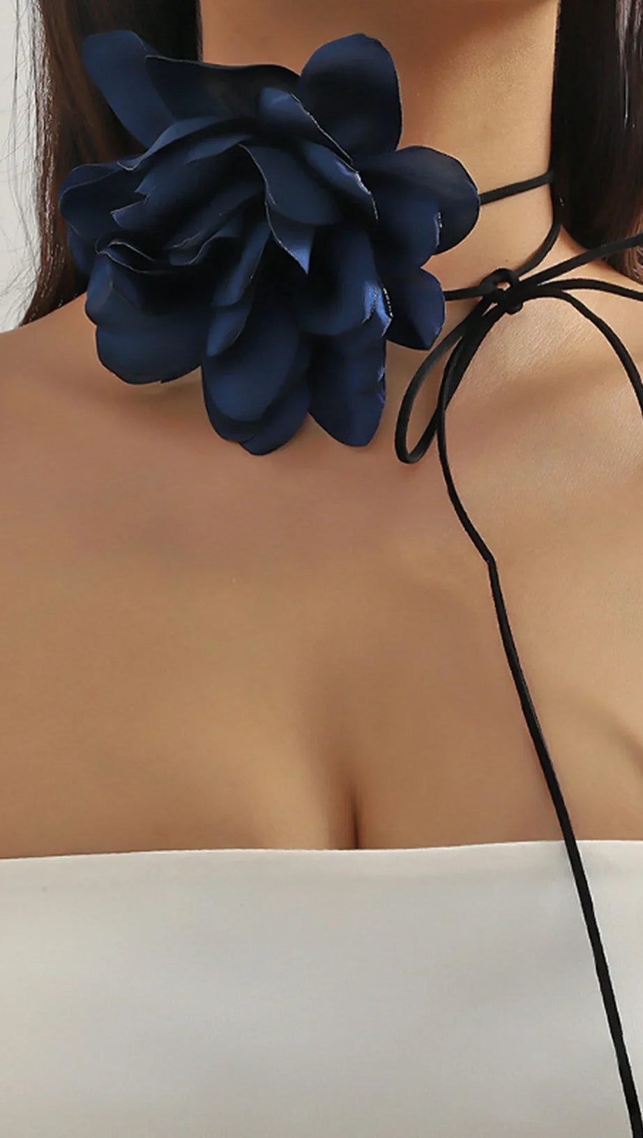 Brinny – Übergroßes Halsband mit Blumenmuster und Halskette