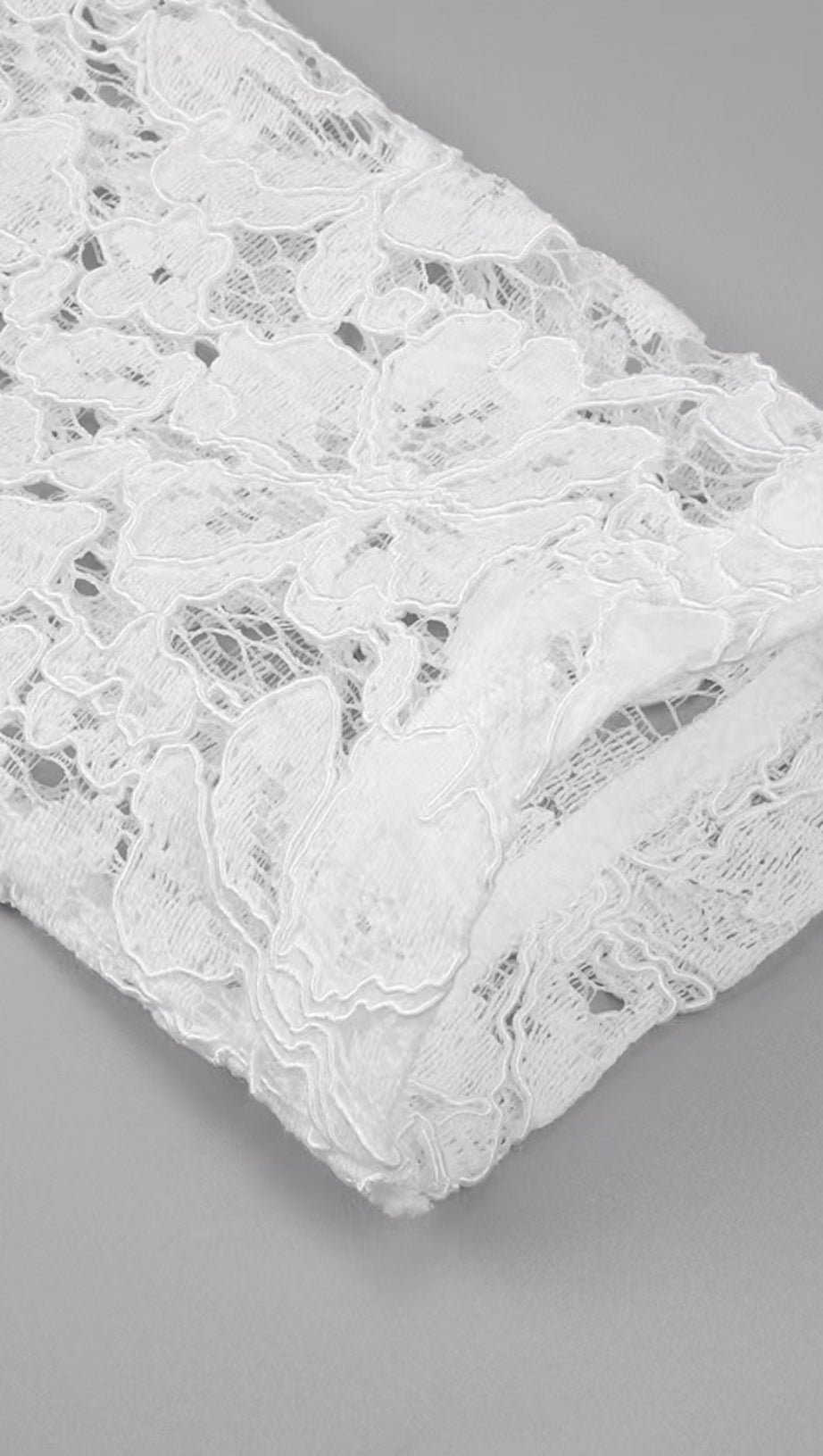 SEDUCTIVE WHITE LACE MOCK NECK MAXI DRESS