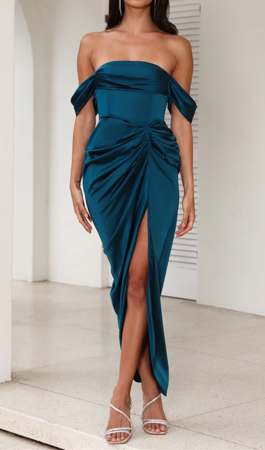 STRAPLESS SATIN MIDI DRESS IN TEAL