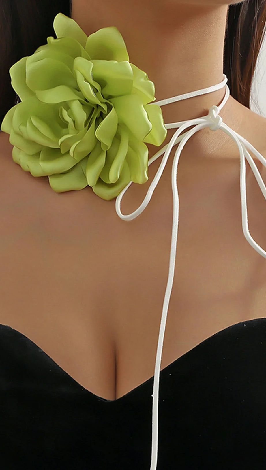 Brinny – Übergroßes Halsband mit Blumenmuster und Halskette