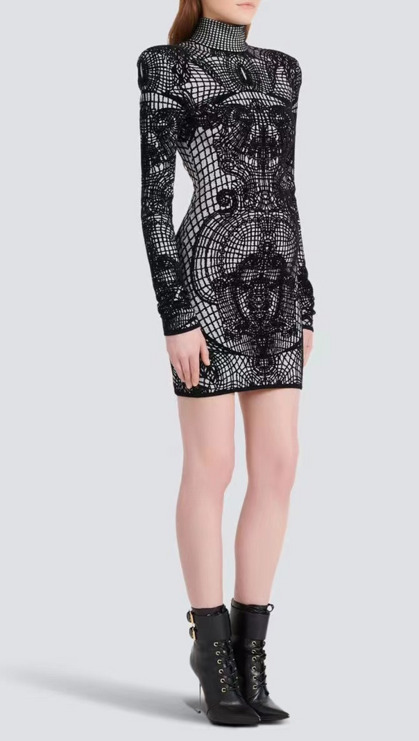 Figurbetontes Minikleid mit Grafikprint