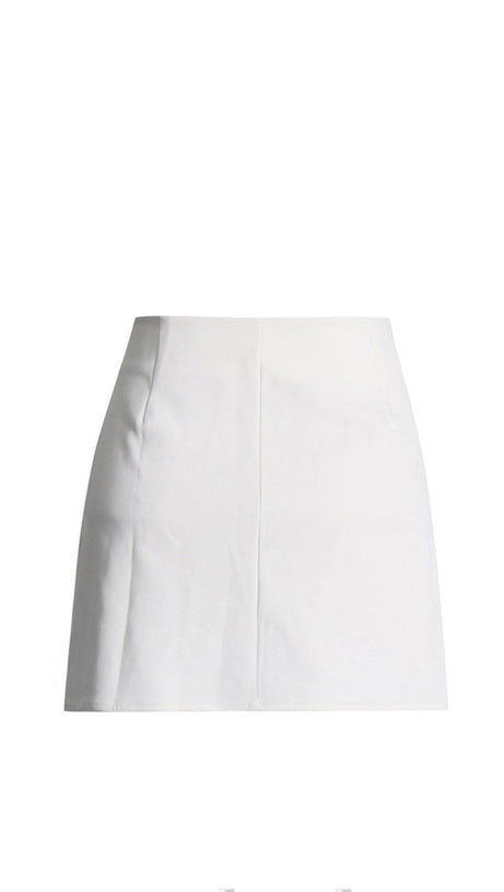 WEISSER MINIROCK MIT WEISSEN BLUMEN VON ANAXANDRA