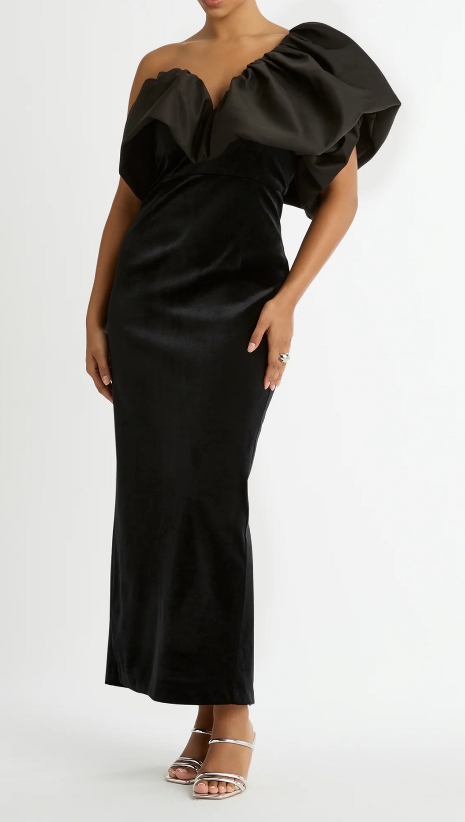 ONE SHOULDER PUFF SLEEVE MAXI DRESS IN BLACK