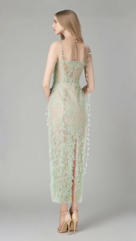 Mintgrünes Bleistiftkleid mit Perlenspitze