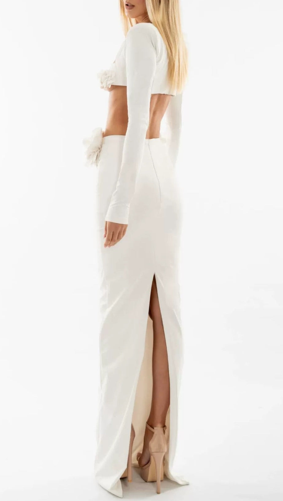 ABITO BIANCO A FIORI