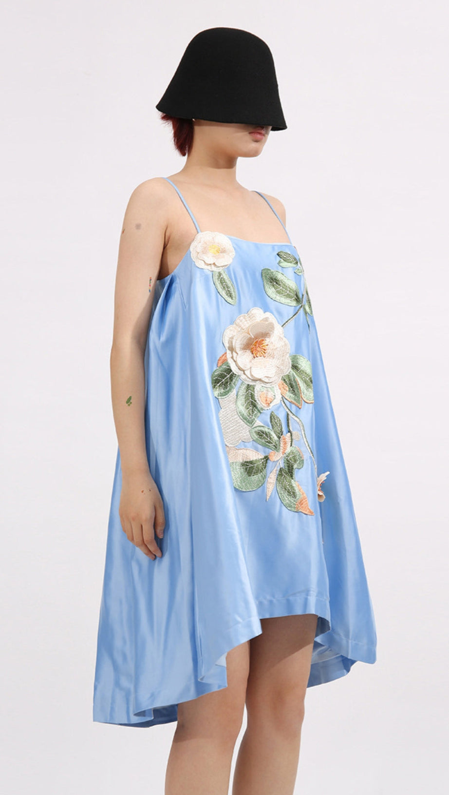EDWINA APPLIQUE FLORAL EMBROIDERED MINI DRESS IN BLUE