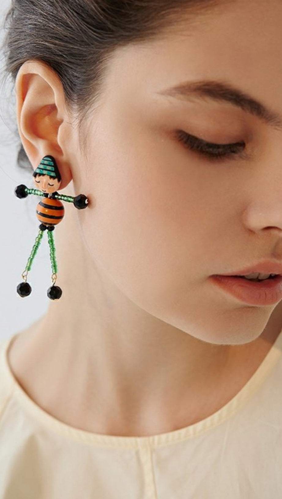 GREEN DOLLS BEADED EARRINGS