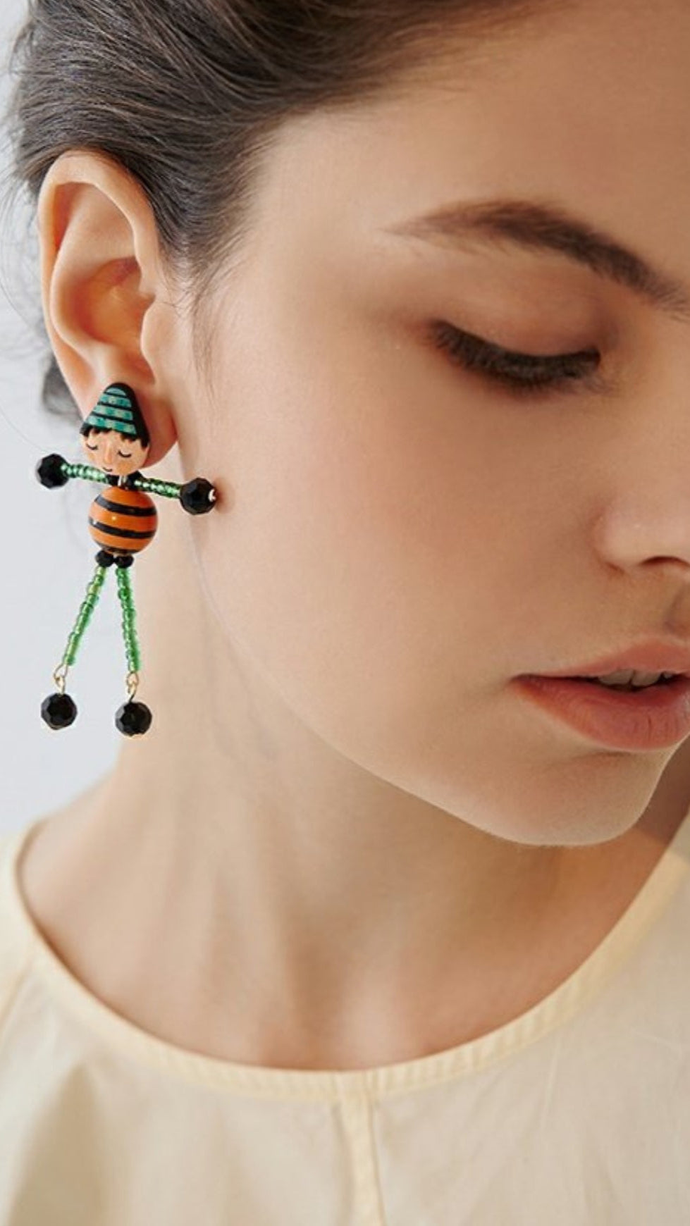 GREEN DOLLS BEADED EARRINGS