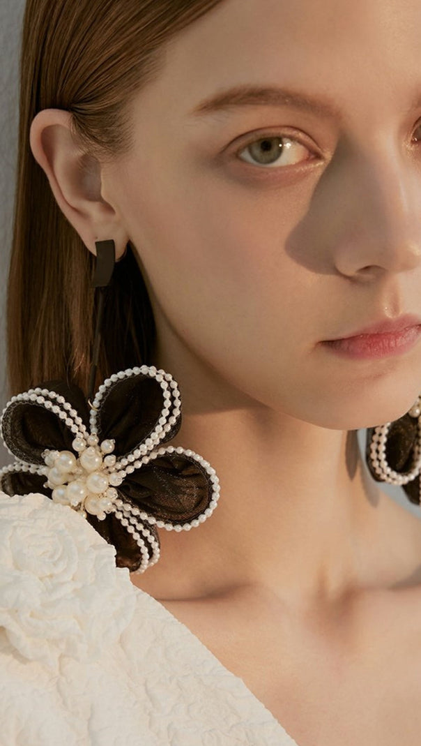 AIIZIE BLACK LACE FLOWER EARRINGS - product image
