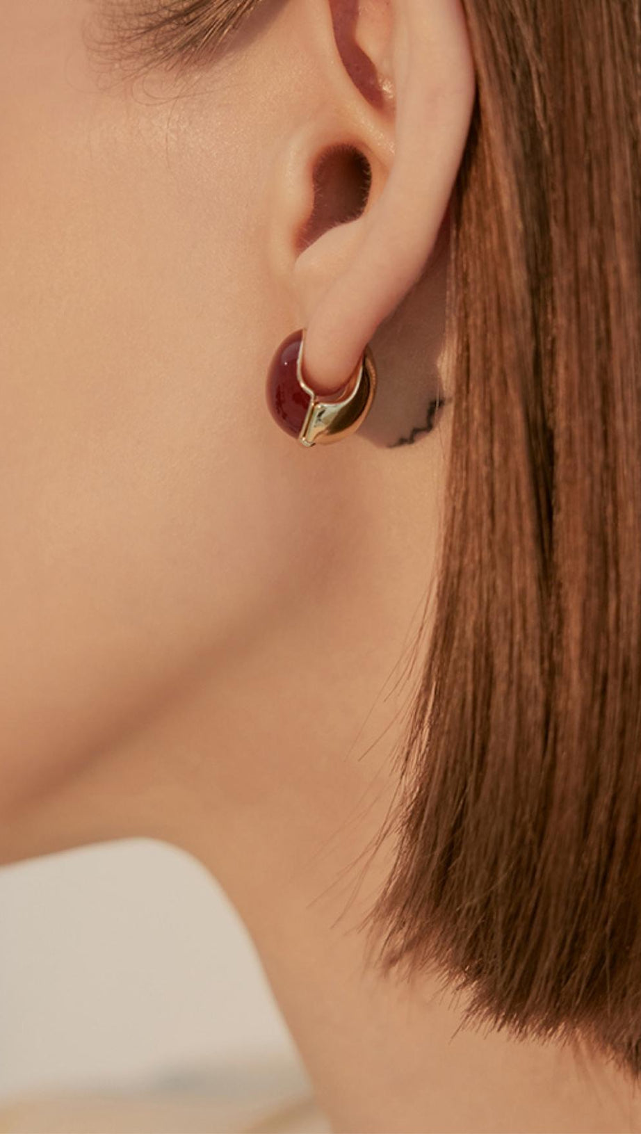 BROWN HOLLOW BALL STUD EARRINGS