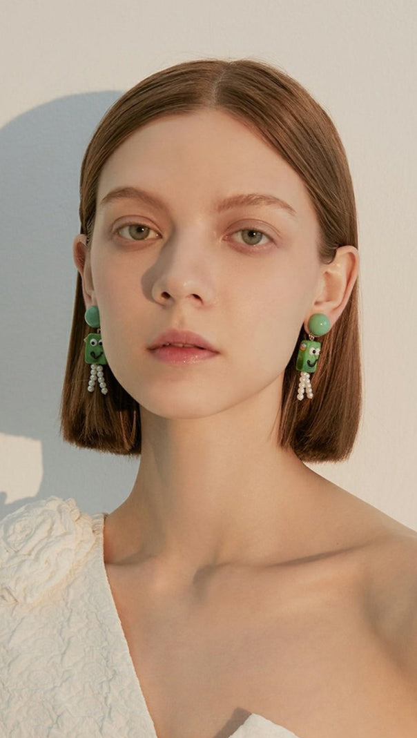 AIIZIE GREEN SMILEY PEARL EARRINGS - product image