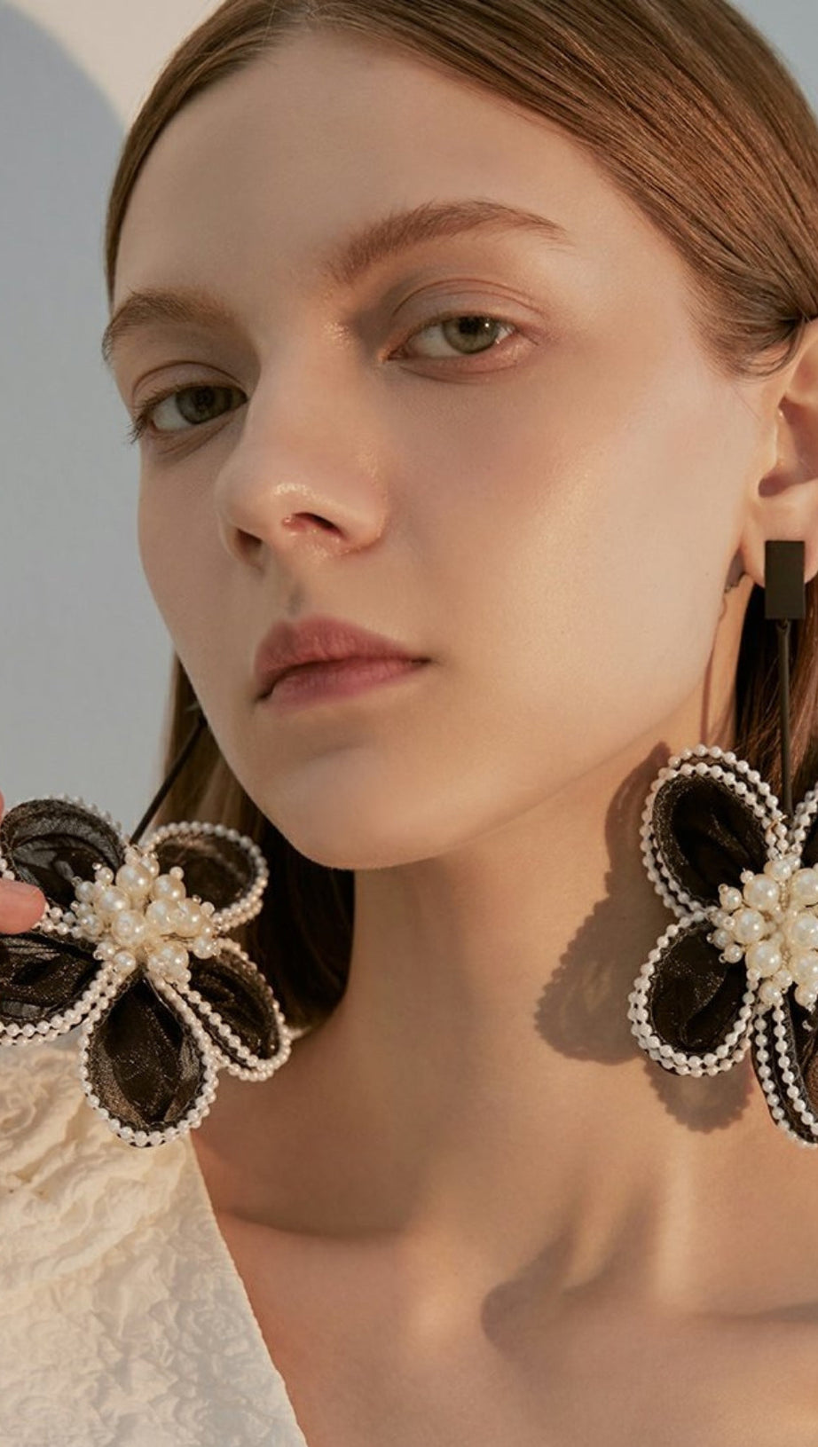 BLACK LACE FLOWER EARRINGS