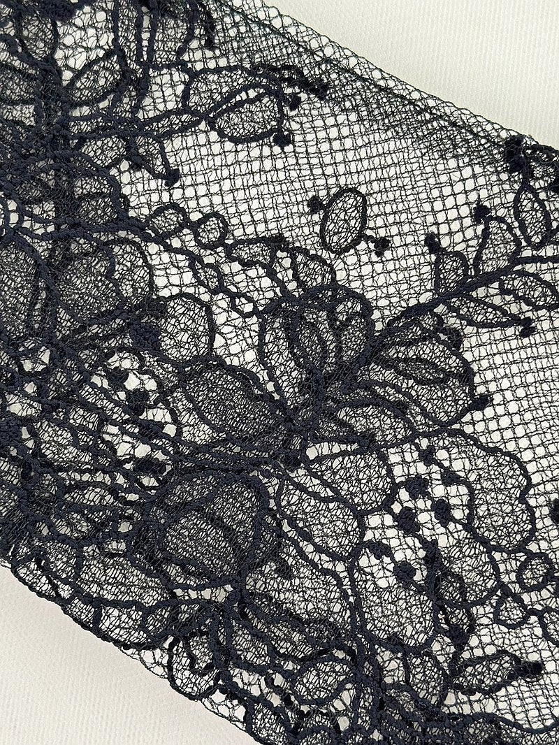 AIIZIE LACE HANDMADE LONG GLOVES - product image