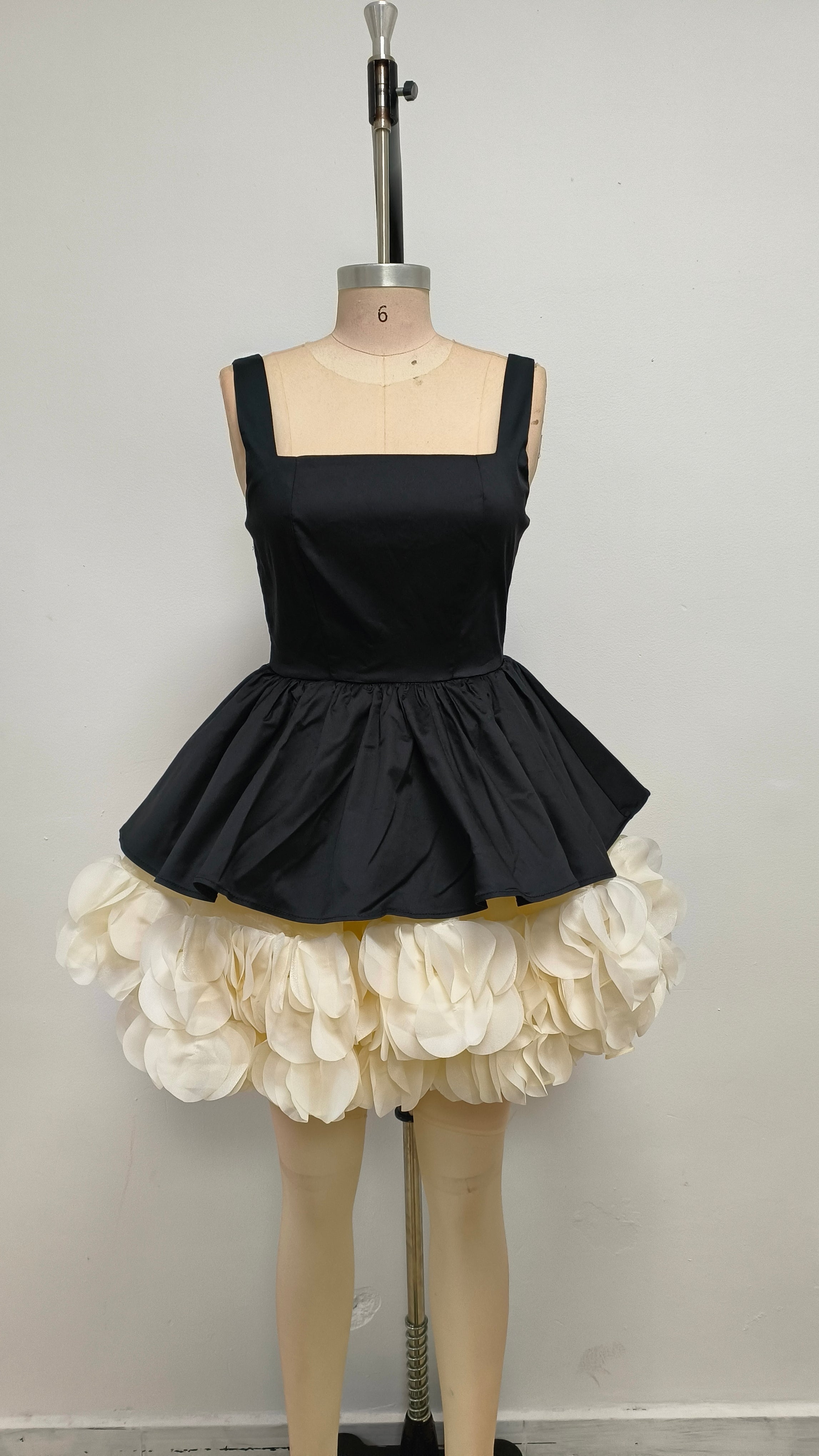 BLACK MINI DRESS PUFFY SKIRT