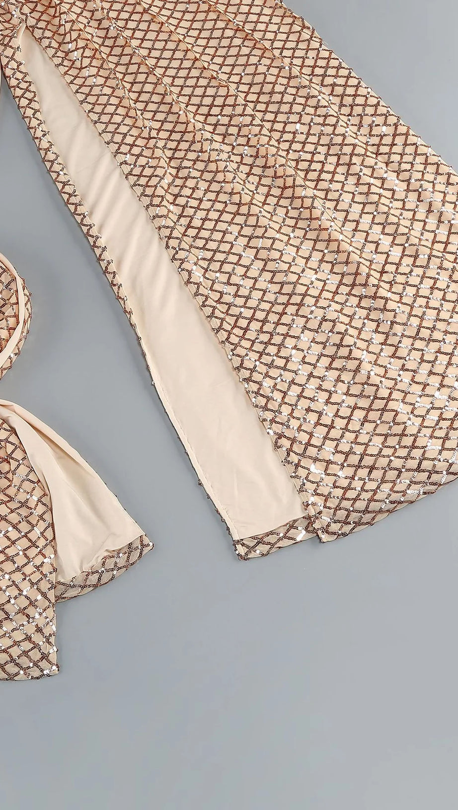 Off-Shoulder-Kleid mit seitlichen Schlitzen im Fischgrätenmuster