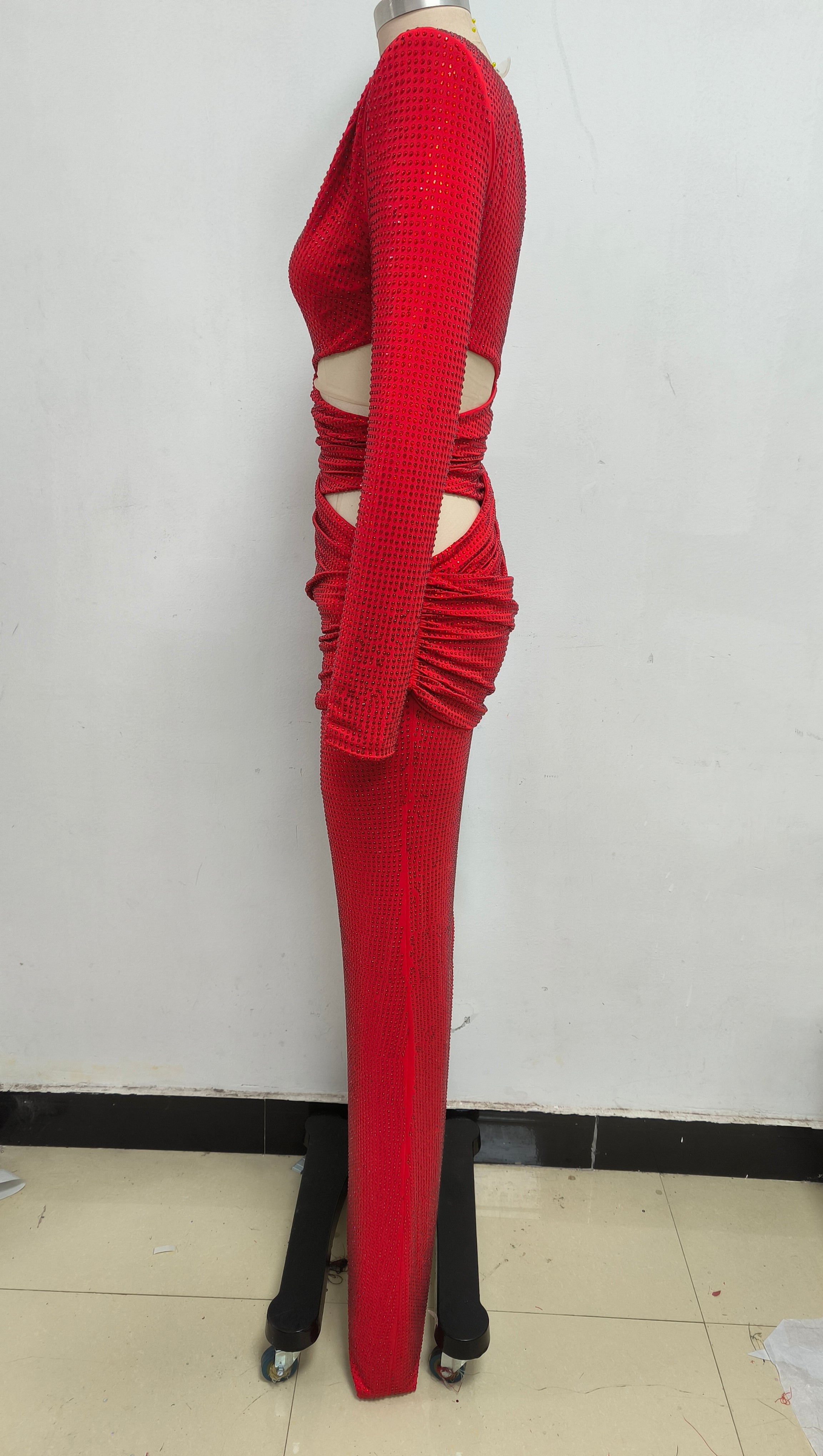 ONE-SHOULDER HOT DIAMOND HOLLOW IRREGULAR SLIT RED MAXI DRESS