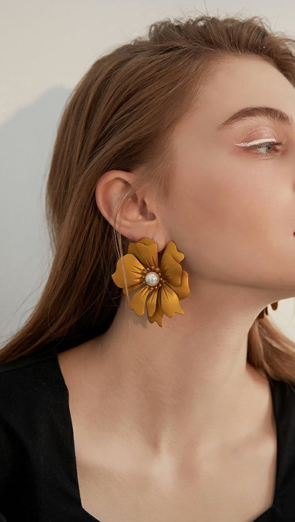 AIIZIE BROWN PETAL ALLOY EARRINGS - product image