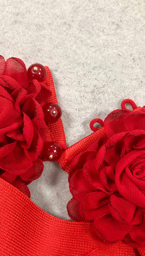 ABITO LUNGO ROSSO CON SCOLLO A V E SCHIENA SENZA SCHIENA, FIORI 3D