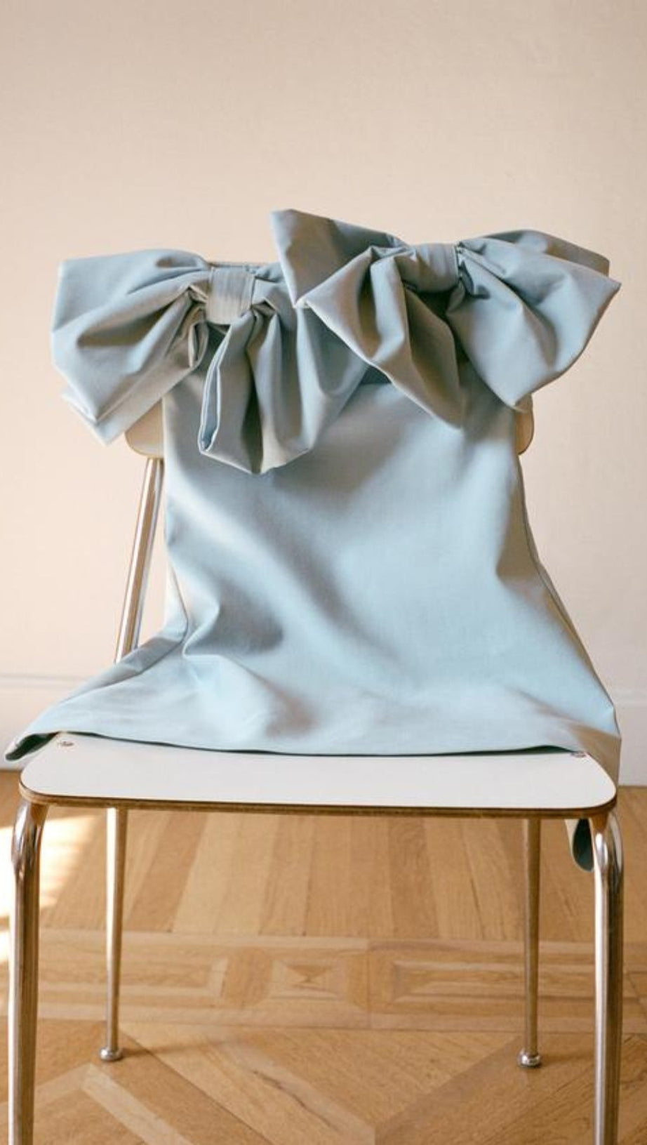 ABITO CON FIOCCO SENZA SPALLINE