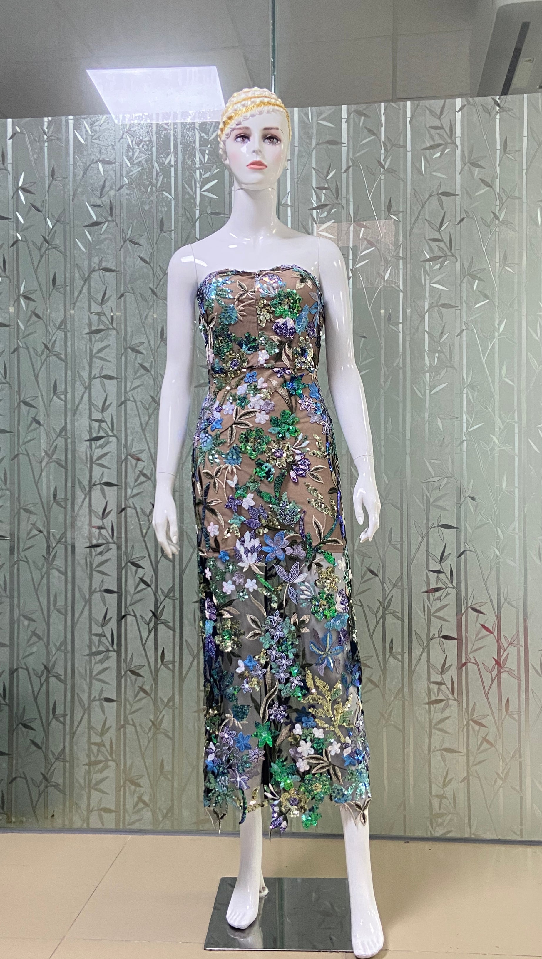 STRAPLESS DAHLIA SEQUINS EMBROIDERED MAXI DRESS GREEN