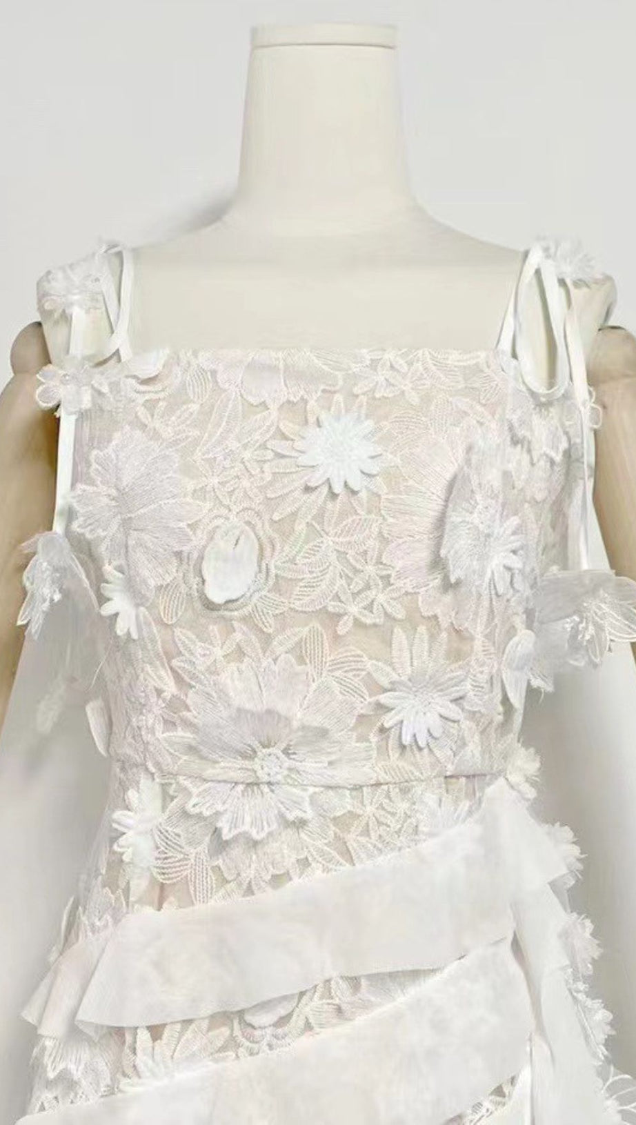 3D FLORAL-EMBELLISHED LACE STRAPPY MINI DRESS IN WHITE