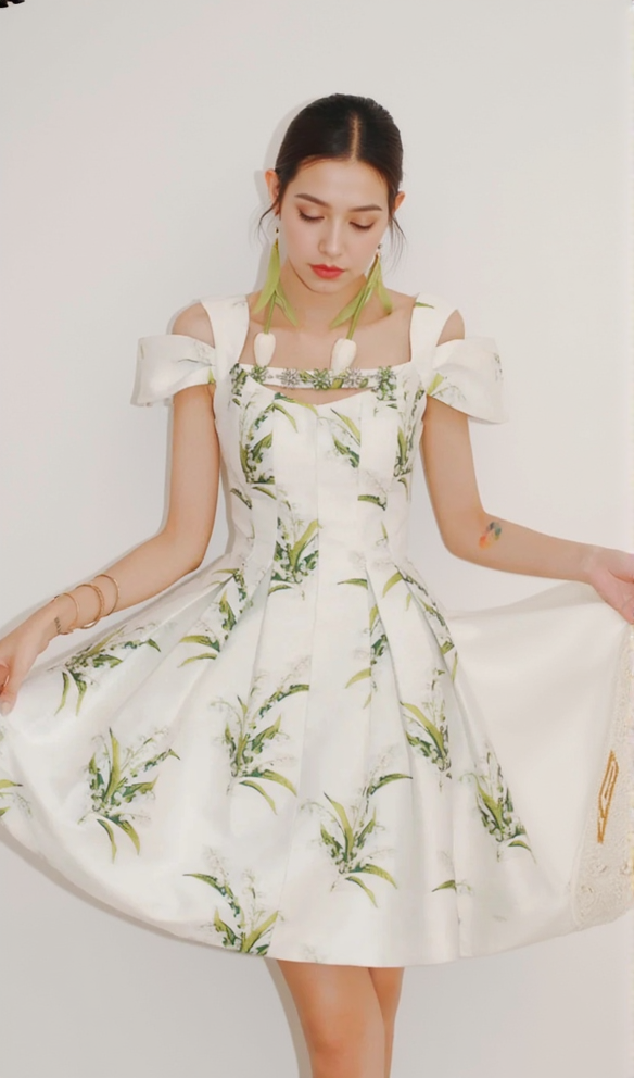 AIIZIE FLORAL PRINTED MINI DRESS IN WHITE - product image