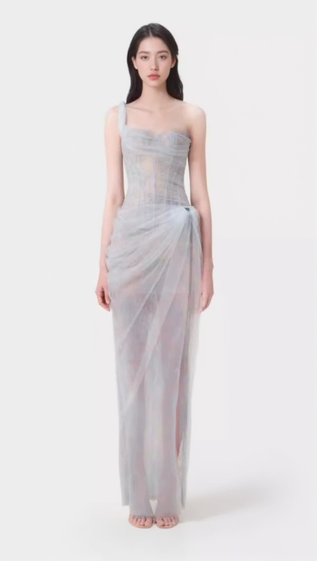 MIDIKLEID MIT ONE-SHOULDER-NETZ UND RÜSCHEN IN BLAU