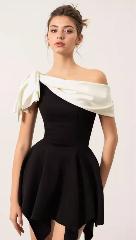 BOW ONE-SHOULDER MINI DRESS IN BLACK