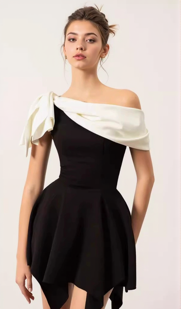 BOW ONE-SHOULDER MINI DRESS IN BLACK