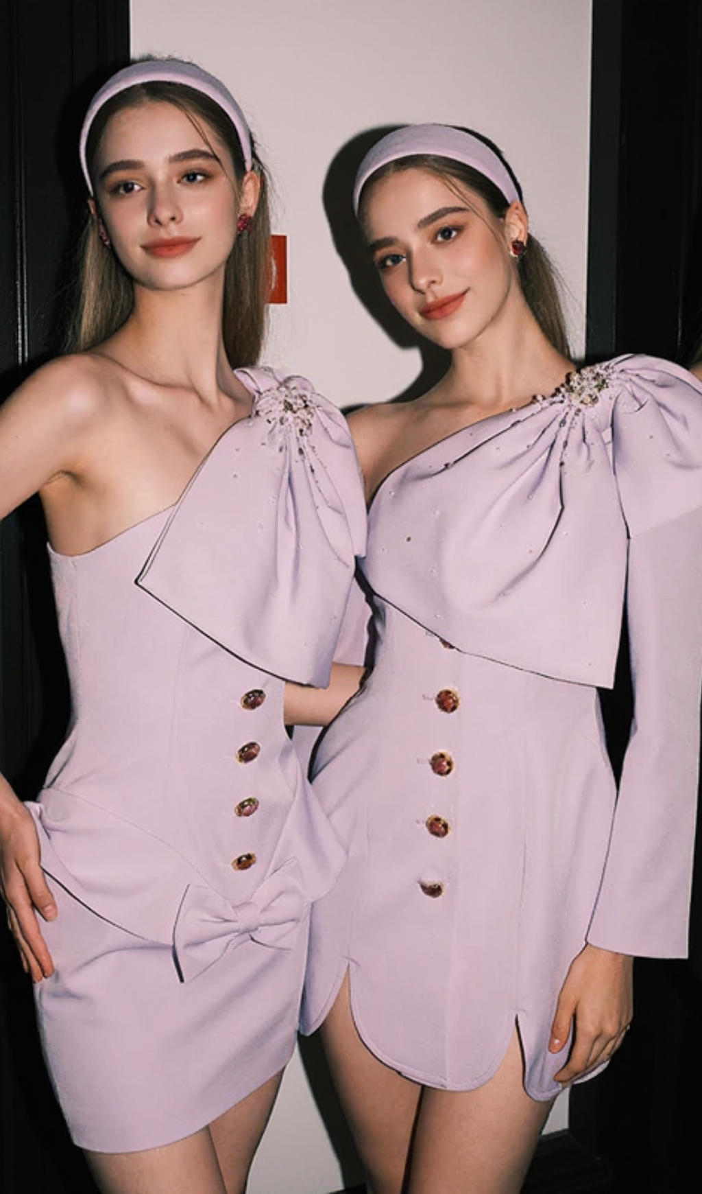 Minikleid mit Schleifenverzierung in Lila