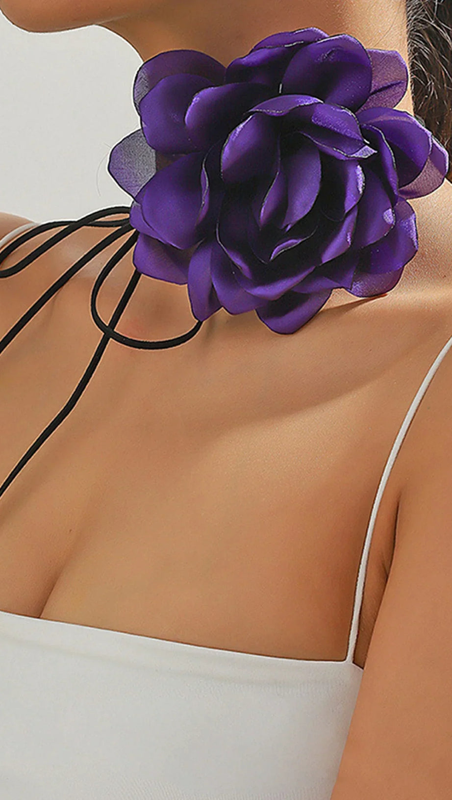 Brinny – Übergroßes Halsband mit Blumenmuster und Halskette