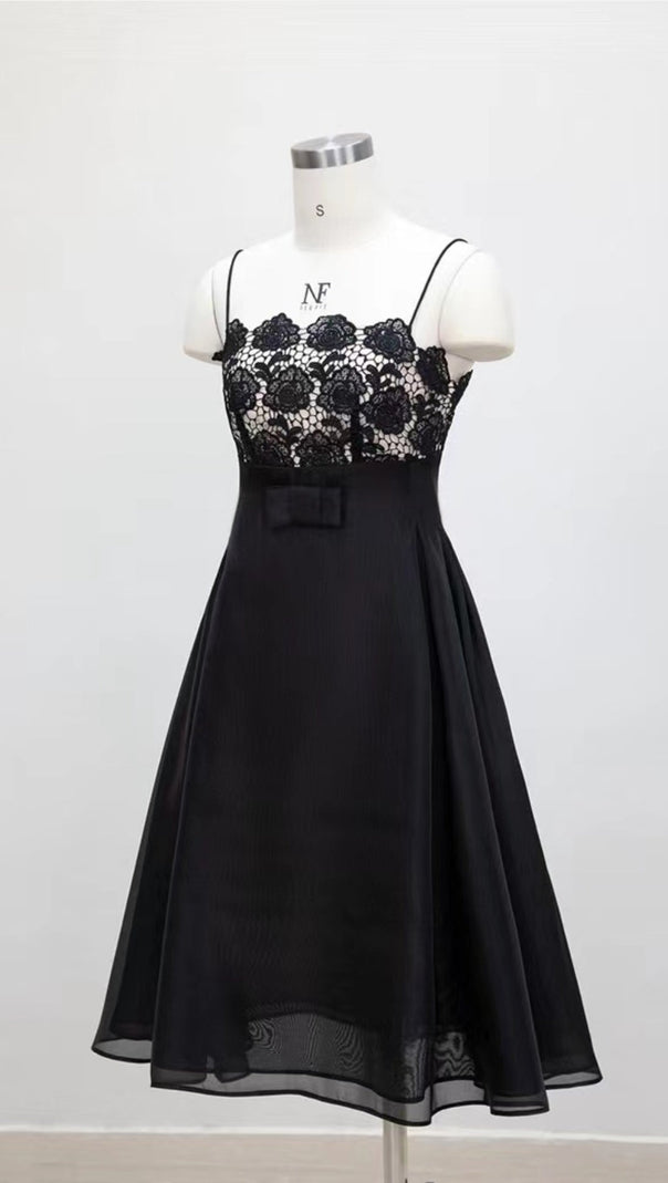 ABITO MIDI CON CAMICIA IN PIZZO NERO 