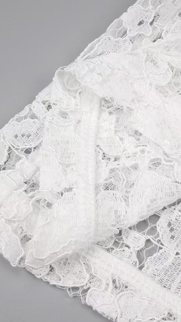 SEDUCTIVE WHITE LACE MOCK NECK MAXI DRESS