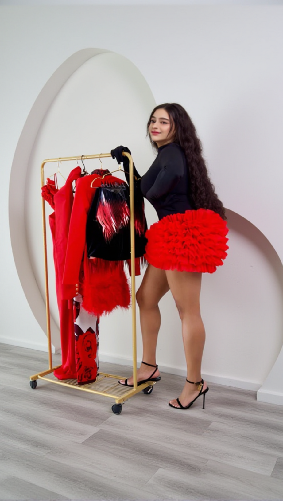 Langärmliges Minikleid aus Spitze in Colorblock-Optik