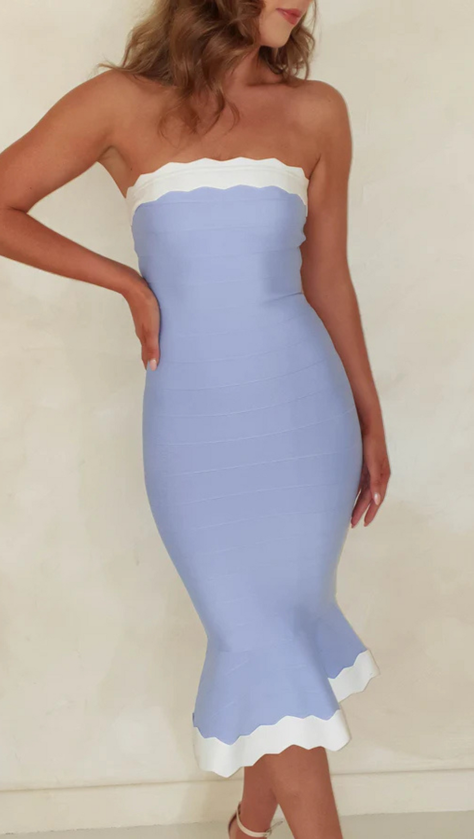 STRAPLESS BANDAGE BODYCON MIDI DRESS IN BLUE