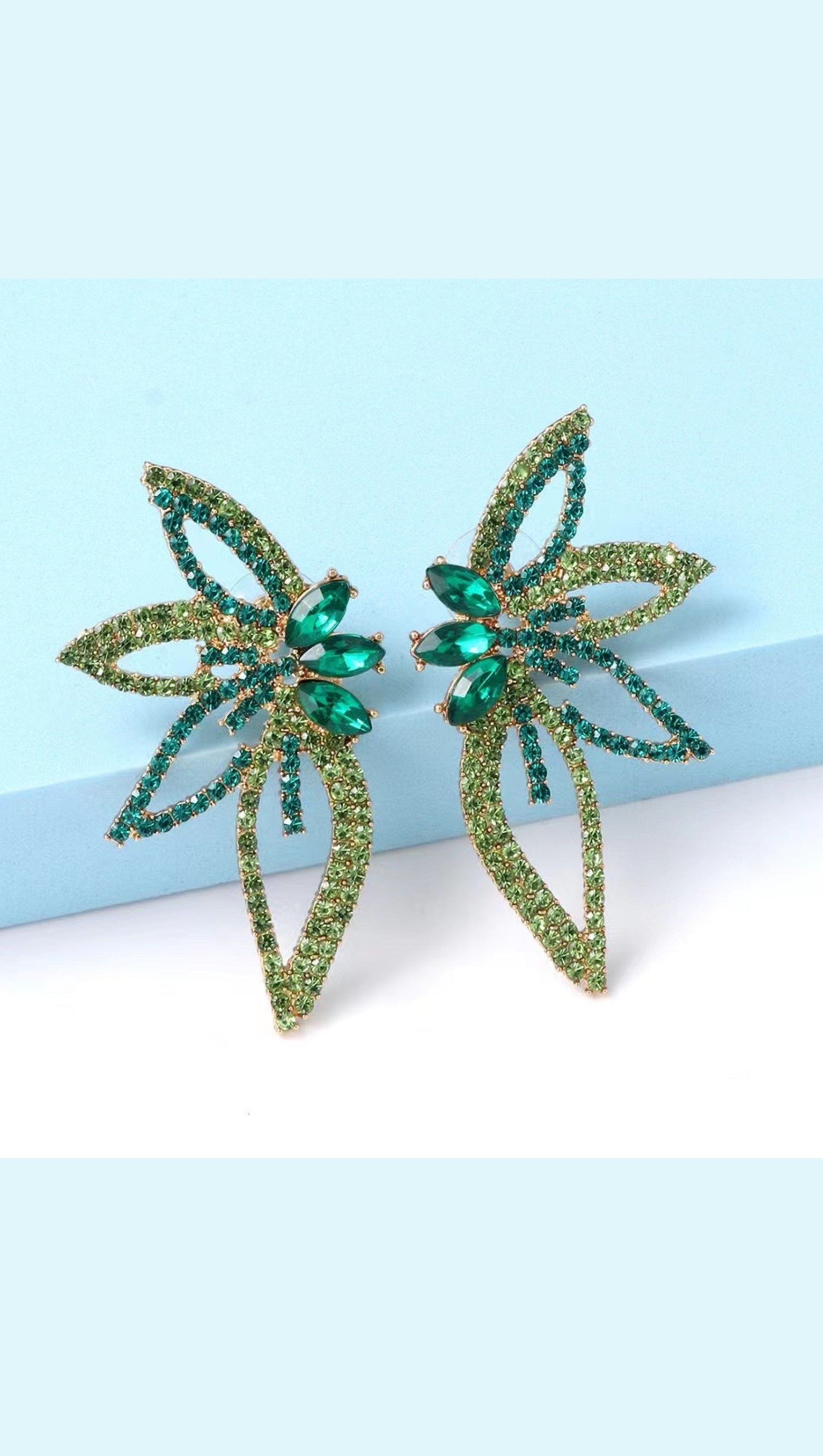GREEN CRYSTAL FLOWER EARRINGS