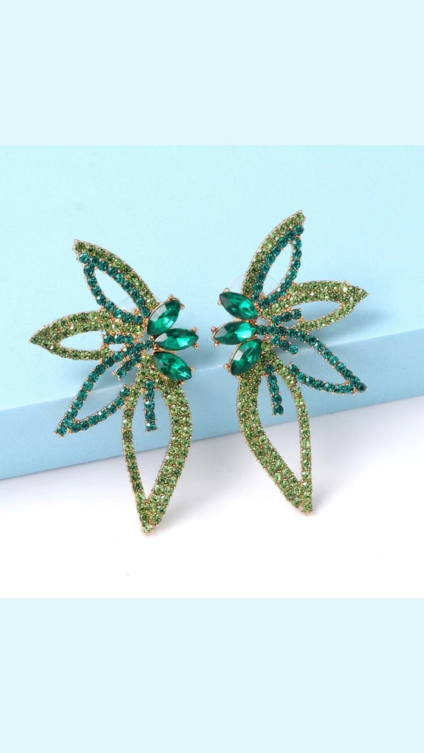 AIIZIE GREEN CRYSTAL FLOWER EARRINGS - product image