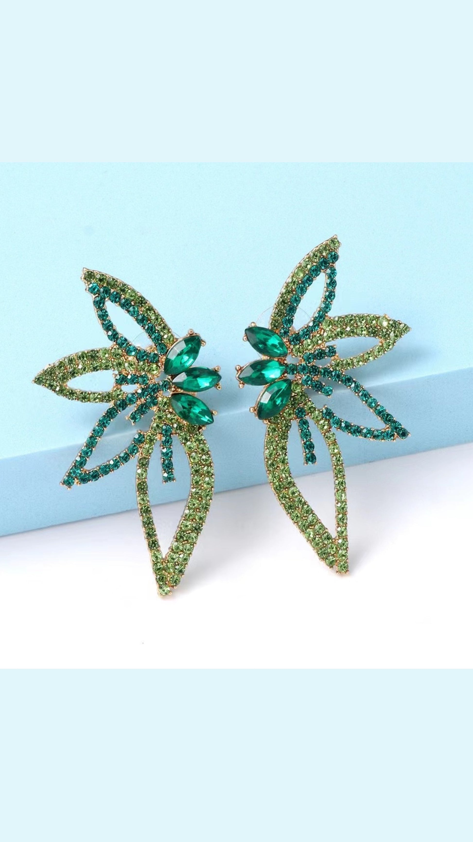 AIIZIE GREEN CRYSTAL FLOWER EARRINGS - product image