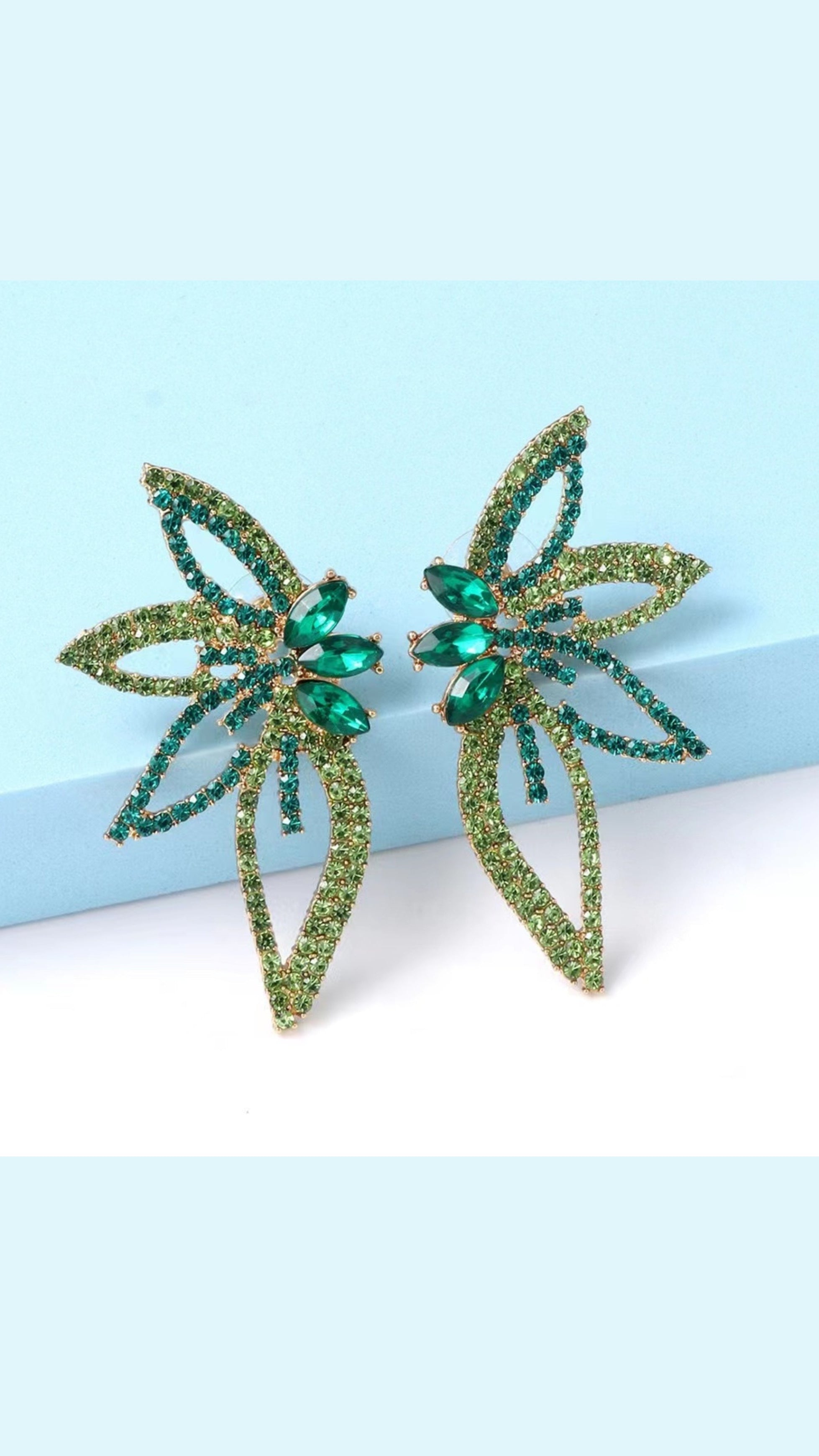 GREEN CRYSTAL FLOWER EARRINGS