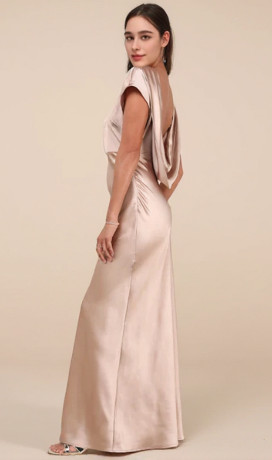 Satin-Maxikleid mit Wasserfallausschnitt hinten in Champagner