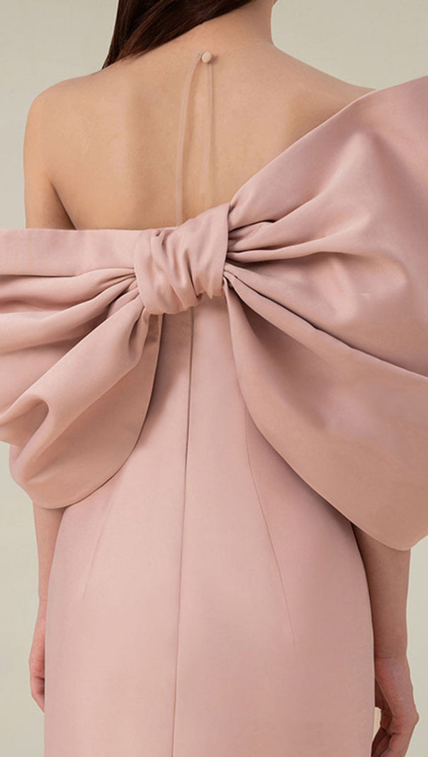 AIIZIE OFF SHOULDER RUCHED MIDI DRESS IN PINK - product image