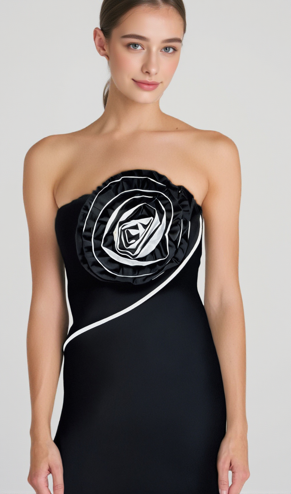 ANN STRAPLESS FLOWER DETAIL BANDAGE MAXI DRESS IN BLACK