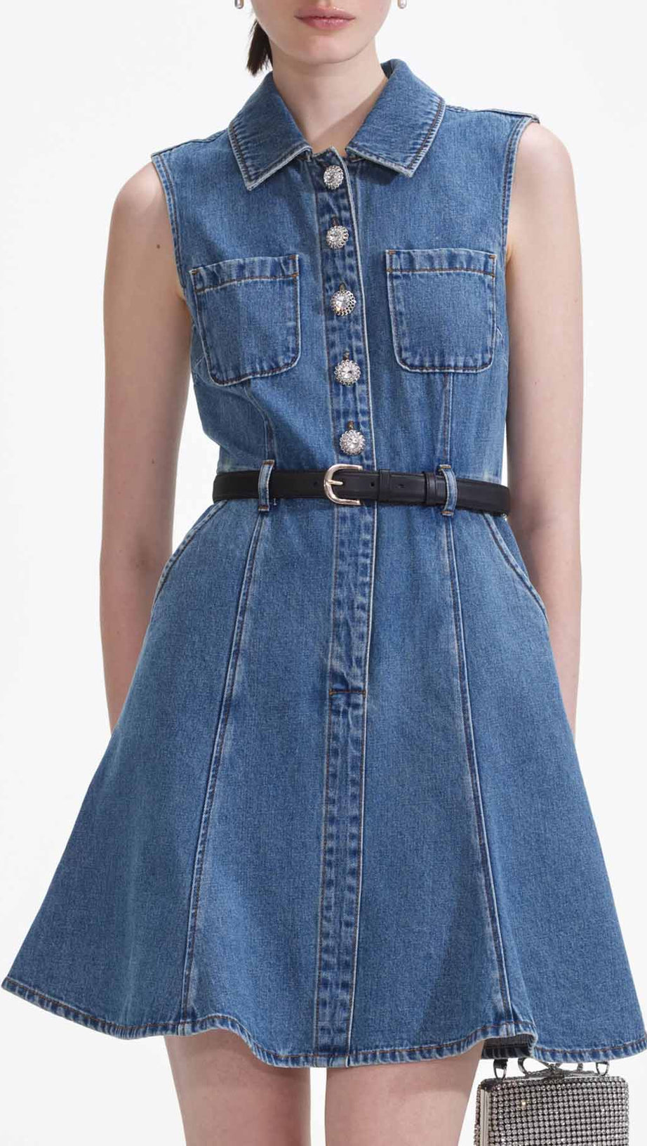 Ärmelloses Minikleid aus Denim mit Perlen