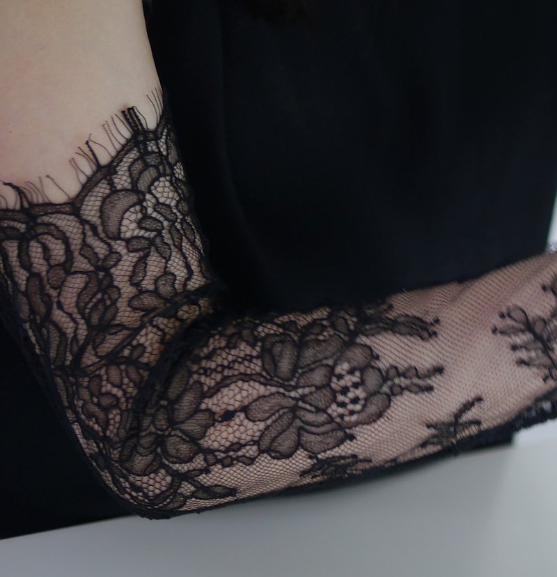 AIIZIE LACE HANDMADE LONG GLOVES - product image