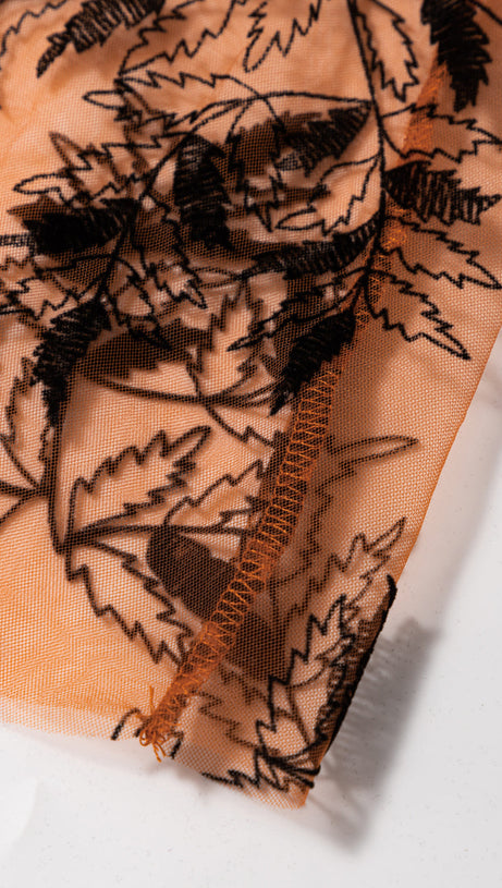 Aprikosenfarbener Maxirock mit Blumen- und Blattstickerei und hoher Taille