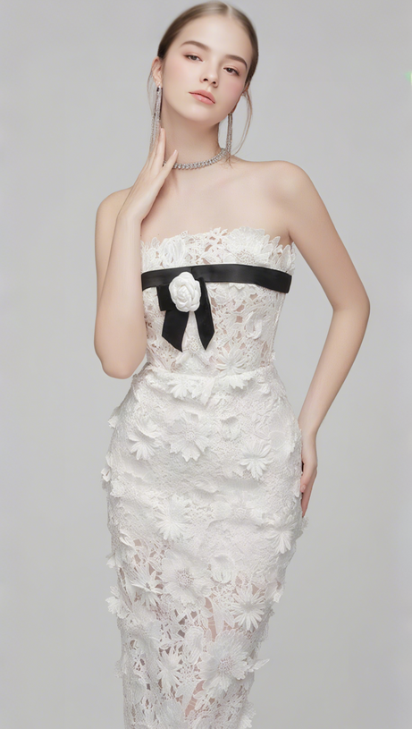 STRAPLESS FLOWER EMBROIDERY MAXI DRESS IN WHITE