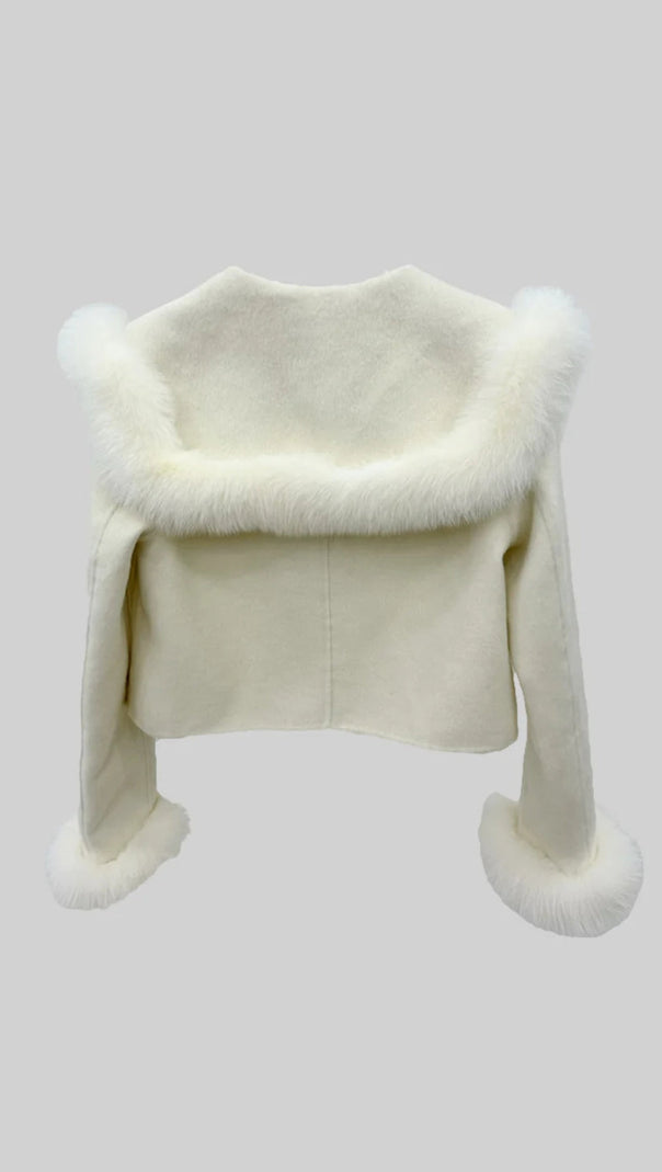 ZWEIREIHIGE KURZE JACKE MIT PELZKRAGENVERZIERUNG - WEISS