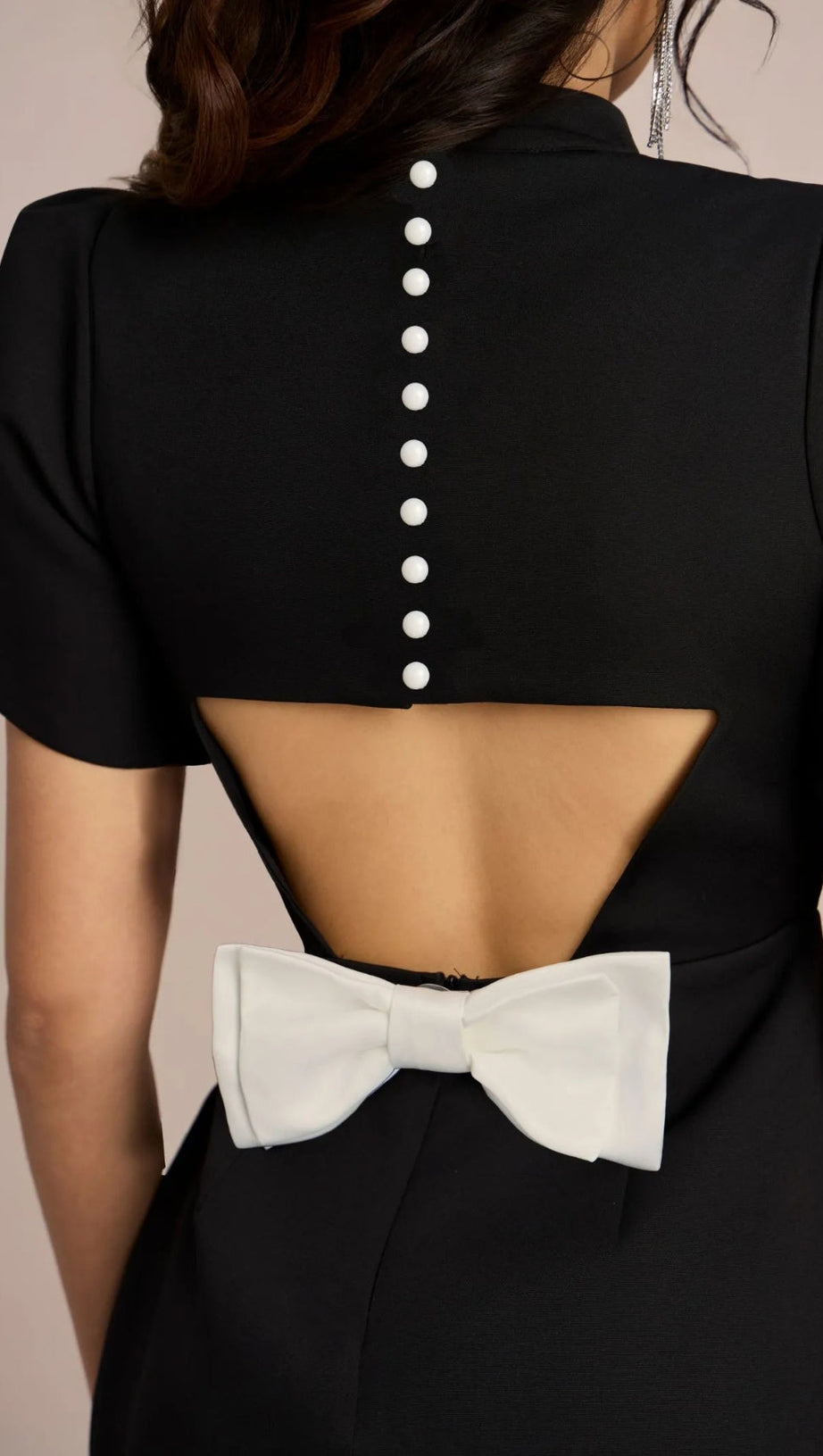 FANNY BACK CUT-OUT BOWKNOT BLACK MINI DRESS